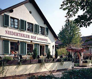Landhotel Niederthaeler Hof Schlossbockelheim Exterior photo